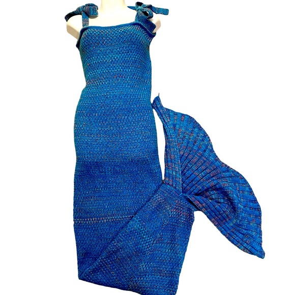 Hand knitted mermaid tail Snuggie  ,One size fits most - Picture 2 of 7